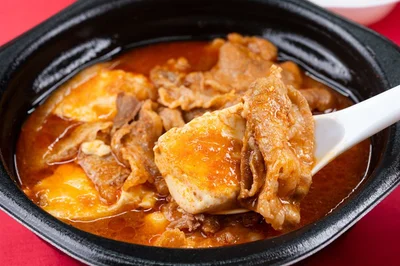 お肉と豆腐のボリュームがすごい…