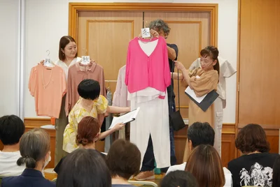 変身ショーのあとはパーソナルカラー診断も