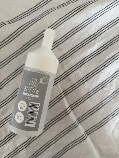 100円ショップのオイルボトル