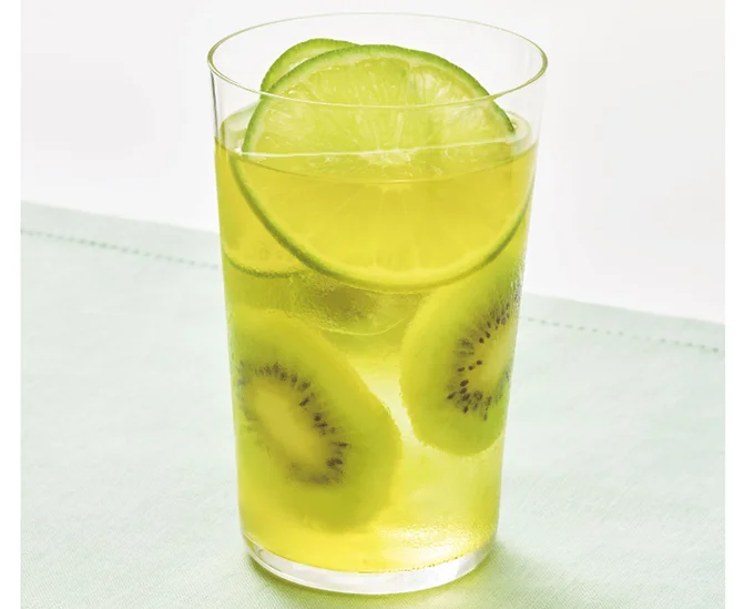 食前の一杯におすすめ。「キウイ緑茶」のうれしい効果とは!?