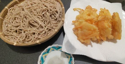 冷凍の海老で天ぷら。数日前の大根をおろしにしても鮮度抜群！