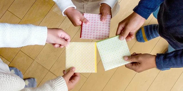 お年玉をあげるならこだわりたい！ 2つ折りのお財布みたいな素敵なぽち袋