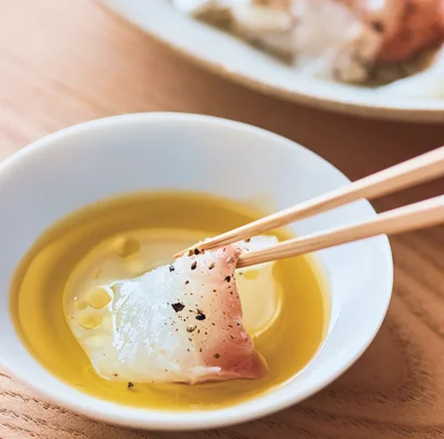 刺身も酢＆オリーブ油で