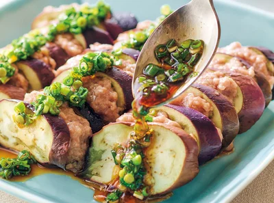 暑い日はレンジ調理にかぎる！ピリッとさんしょう風味「ひき肉となすのレンチン蒸し 麻辣だれ」