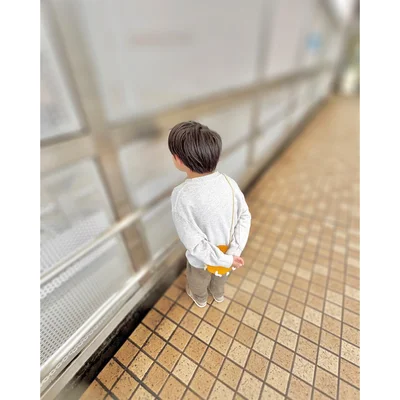 いつものポーズです！▶︎ついにそのポーズはハンコにまで…！（⇒次へ）