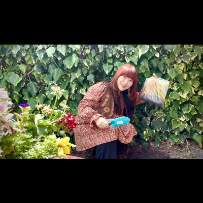 土を採取させてもらったそうで、とっても嬉しそうなnoriko世界泥だんご協会会長（仮）さん！▶オランダの土を手に取って（⇒次へ）