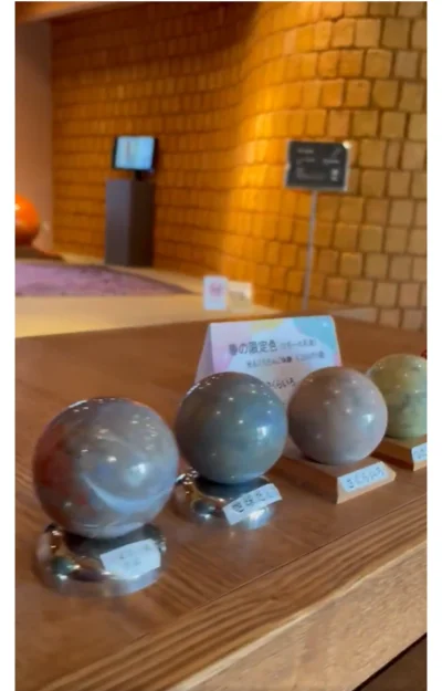 今や世界進出を狙う一大プロジェクトに！本当に、泥でできているとは思えない美しさ！▶色はいろんな種類があって（⇒次へ）