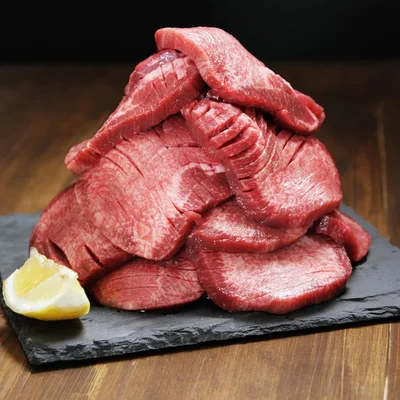 肉卸直営-WONDERLAND-牛タン-厚切り-1kg-(500g×2-厚さ約10mm)