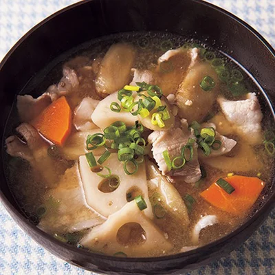 ボリューム抜群！具だくさんな根菜の汁ものレシピ5選
