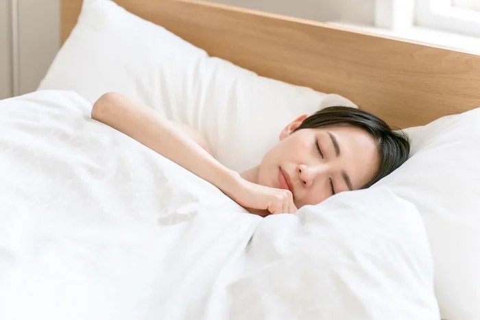 【40代からのゼロリバウンド・ダイエット】空腹で眠るのは正解じゃないの？ 睡眠の質の低下が招く「太るリスク」