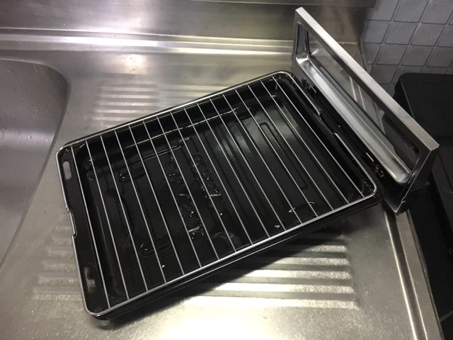 網や受け皿にこびりついていた汚れがピカピカに! 臭いも気にならなくなった