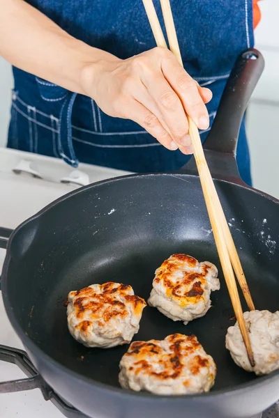 お肉も野菜も揚げずに焼くだけ！