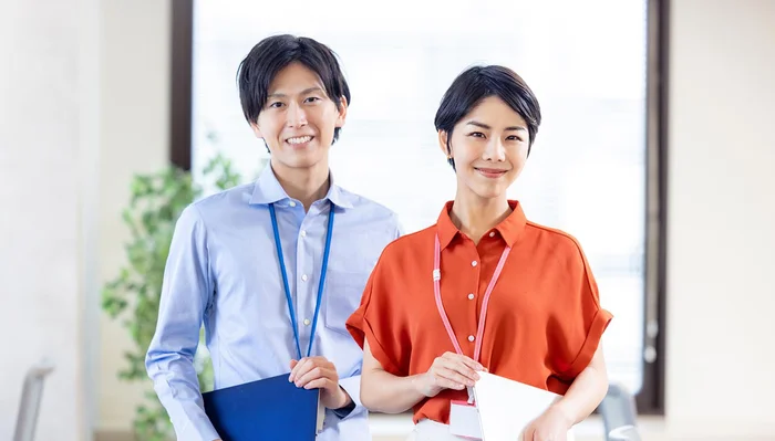 男性が右前、女性は左前。シャツの打ち合わせが男女で逆なのはなぜ?