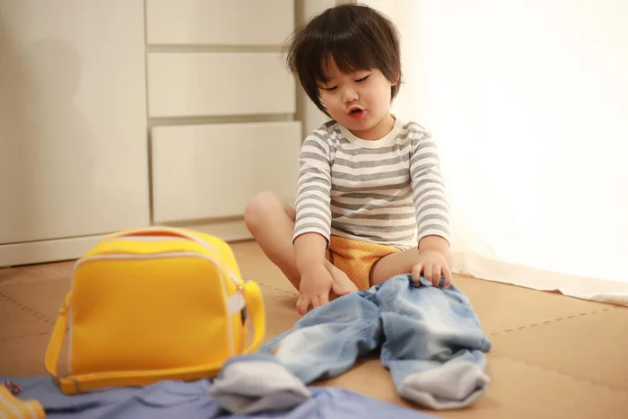 はくときに「ずぼん」と足が入るから？ズボンの名前の由来
