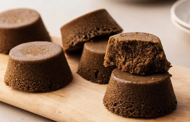 キャラメルのような深い味わいの「ほうじ茶カップケーキ」