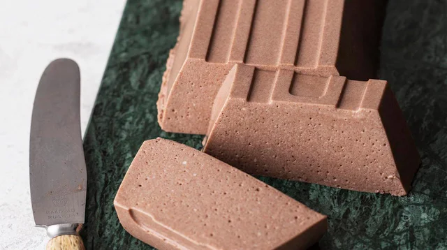 生クリーム不使用とは思えない！濃厚な味わいの「チョコテリーヌ」