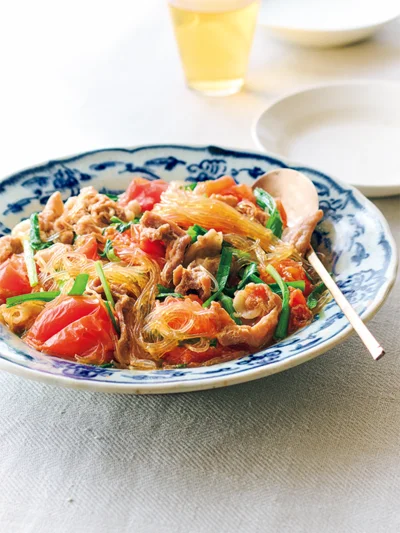  豚こまとトマトのチャプチェ