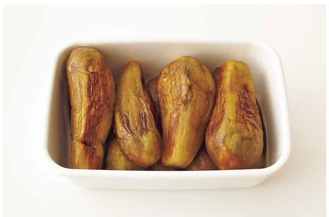 【なす10個使い切り】焼くだけで驚くほどおいしい「なすのじっくり焼き」