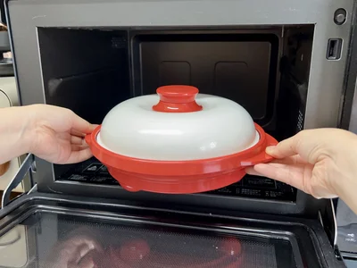 フタをして電子レンジへ