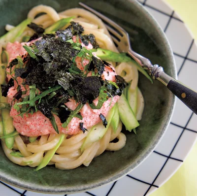 豆腐で作ったソースにバターでコクをプラス！「明太豆腐クリームうどん」