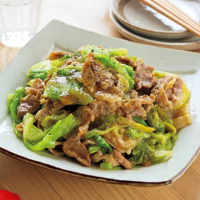 コスパ◎なほったらかし蒸し！ 肉がやわらか、うまみもしみる「豚こまとキャベツの塩だれ蒸し」