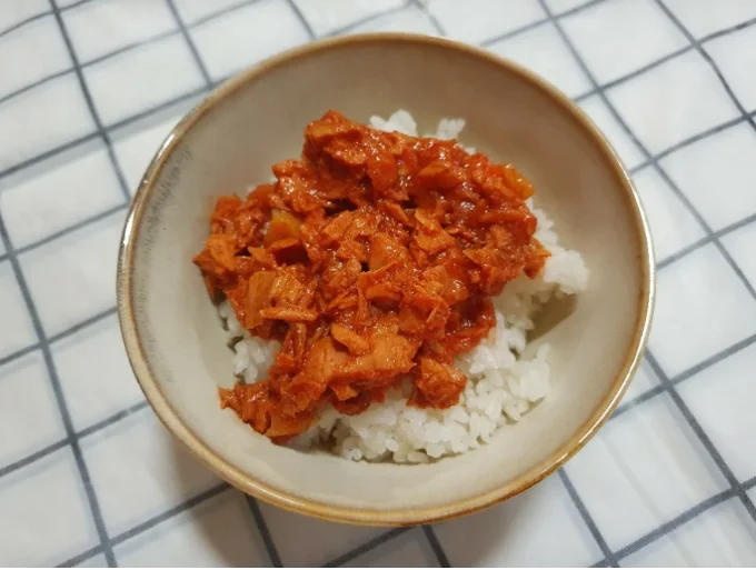 ピリ辛の味付けがクセになる!