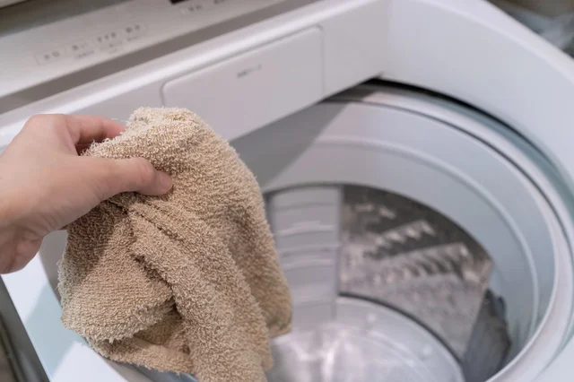洗っていない衣類、洗濯機に入れっぱなしは菌の増殖の温床に!?
