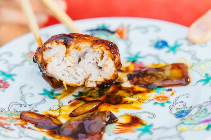 片栗粉のおかげで大きい肉団子もやわらか♪