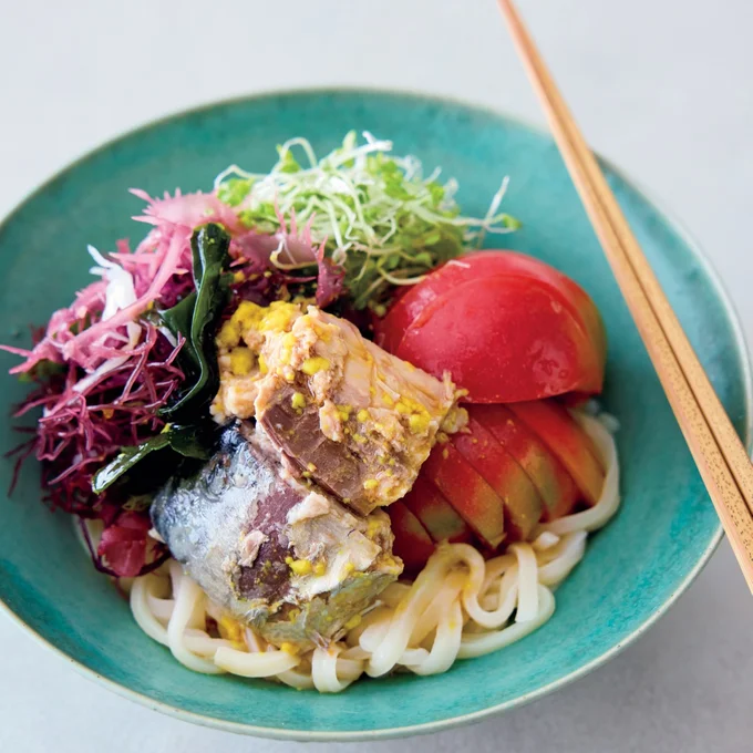 さばのボリュームサラダうどん