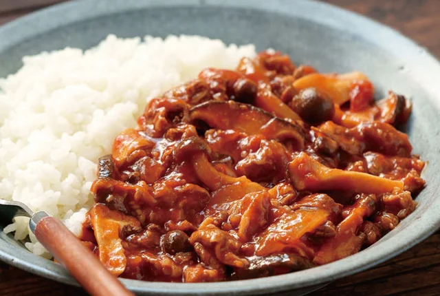 ルウなしでも簡単！牛こま肉とたっぷりきのこの【ハヤシライス】