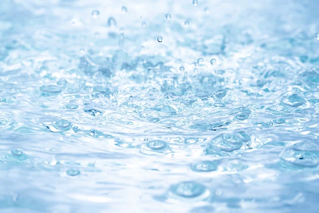 雨粒って本当はどんな形?実は「しずく型」ではなかった!?