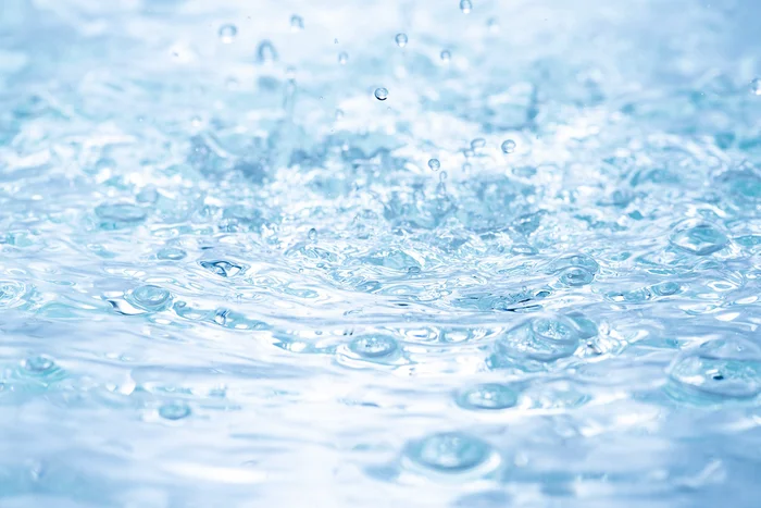 雨粒って本当はどんな形?実は「しずく型」ではなかった!?