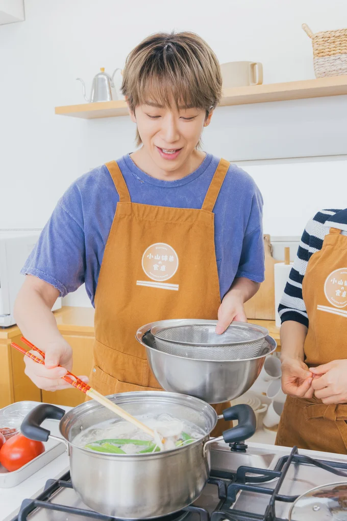 小山さん「片栗粉をつけた肉は滑るのぉ~(笑)」