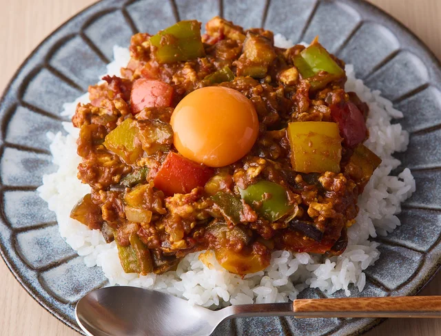 【簡単無水キーマカレー】材料を切って加熱するだけのお手軽ワンパンレシピ