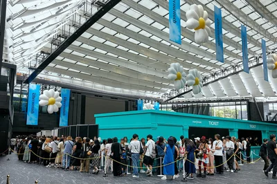 天井高く気持ちのいい空間で最新鋭のデジタルアートが楽しめた東京会場（写真は東京会場）