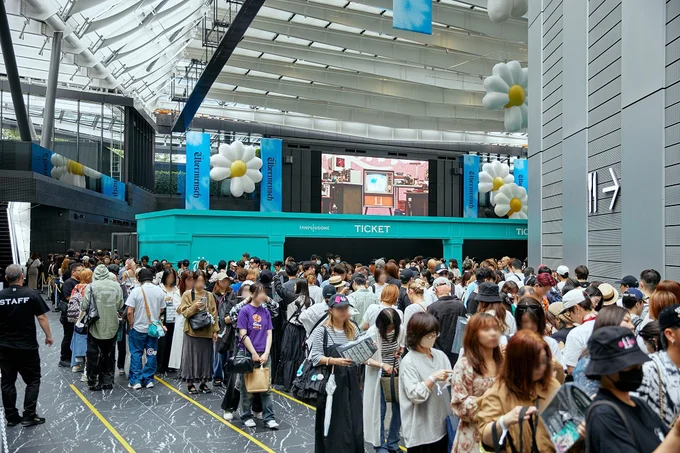 入場を心待ちにしているファンの様子(写真は東京会場)