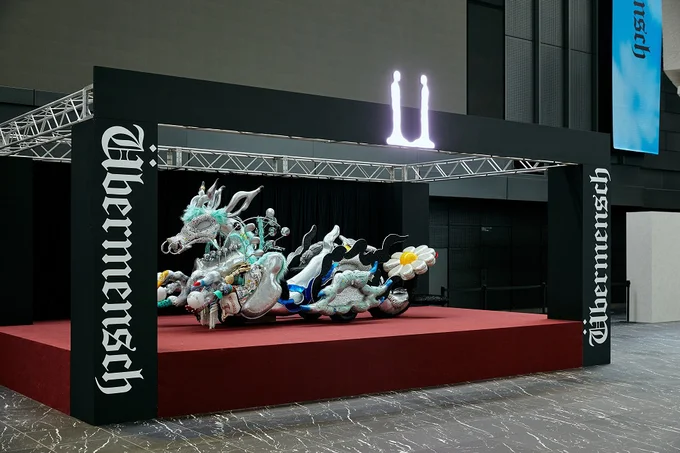 東京ドーム、京セラドームでファンを沸かせたドラゴンバイク。ワールドツアー日本公演では、G-DRAGONがドラゴンバイクに乗って会場を走るという演出が話題に!(写真は東京会場)