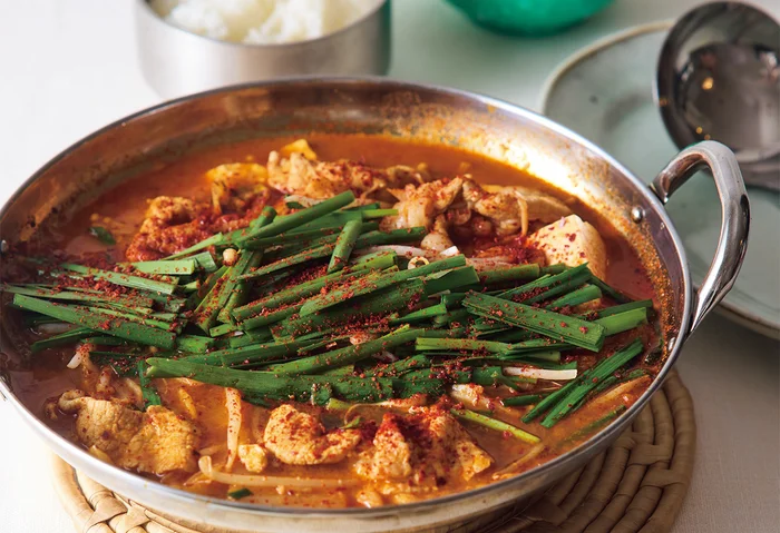 【丹羽家のおうち天才ごはん】不足しがちな野菜・たんぱく質を鍋でまとめていただける「チゲ鍋」（8）