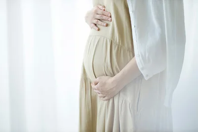 四本足で歩行する動物は安産⁉ 二足歩行と出産の意外な関係性とは…？