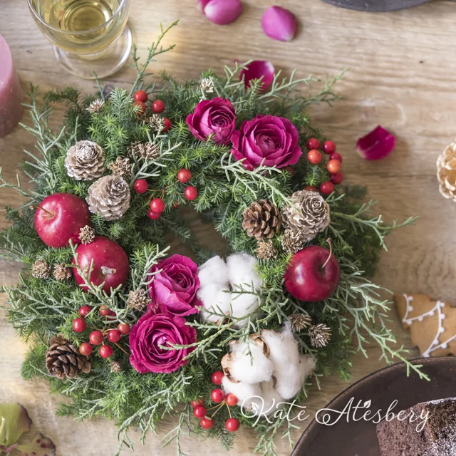 手づくりリースでクリスマスを華やかに！ 材料全部入りキットで簡単アレンジ