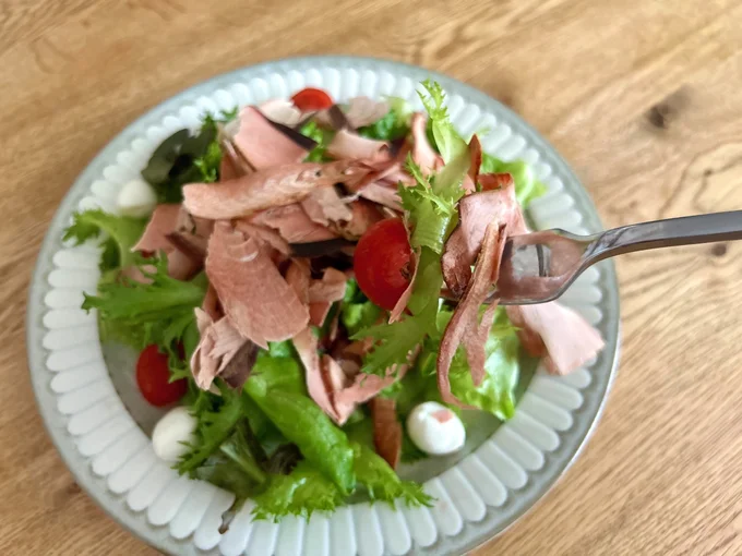 レタス&食べるかつお節の食感で、食べ応え満点