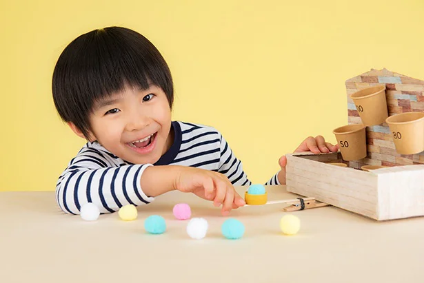 親子で得点を競うゲームとして遊べるほか、簡単なたし算も学ぶことができます