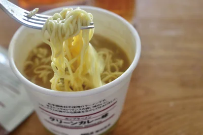 凝固剤は水が流せないときの汁物の処理にも使える！