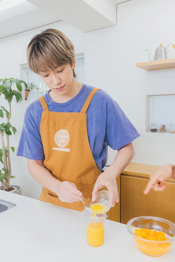 「シロップ、秒じゃん!」と驚愕する小山さん