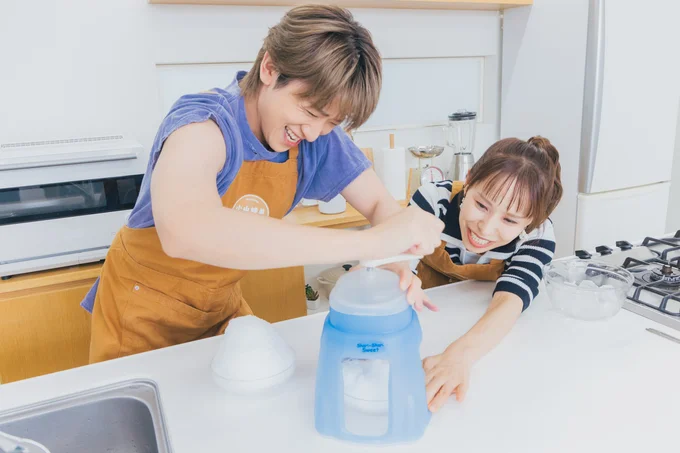 手動でまわす小山さん。浮かび上がる筋肉にみきママもスタッフも驚き!美しい!