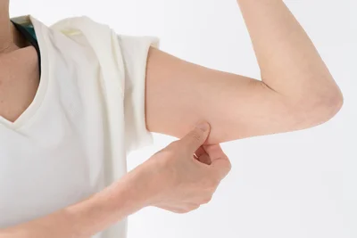 薄着の時期に気になる二の腕問題…