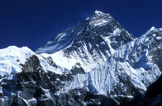 「測り方」を変えるとエベレストは世界一高い山じゃない!? 世界最高峰の山は