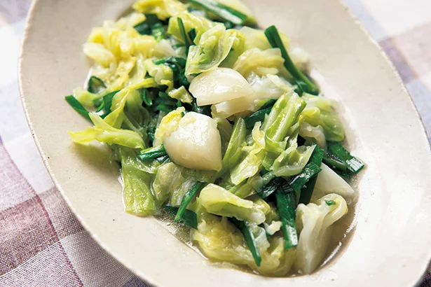 キャベツとにらのにんにく蒸し