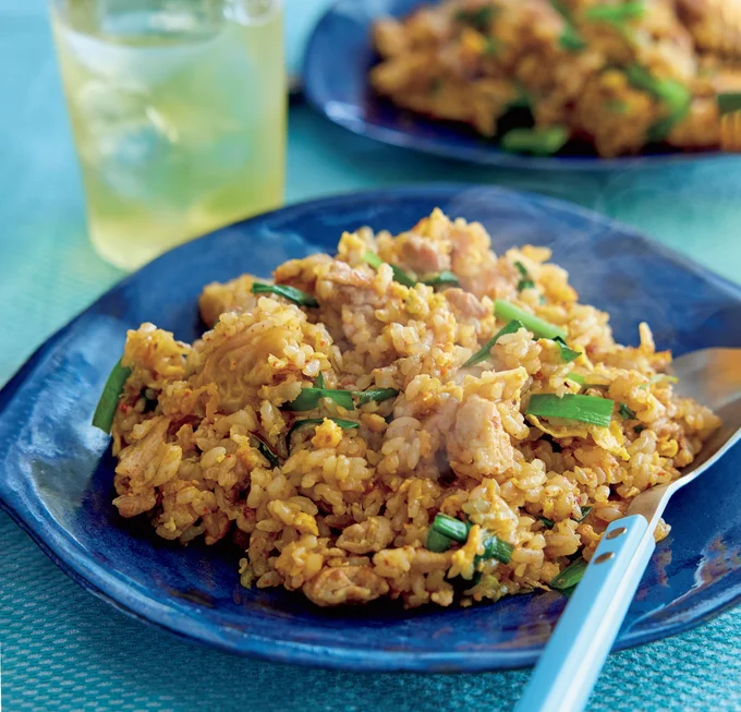 玄米はパックご飯でOK!パラリとしてチャーハンに最適「玄米の豚キム卵チャーハン」