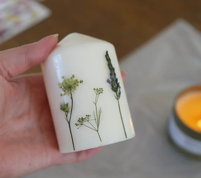  薄い押し花を使うのがオススメです